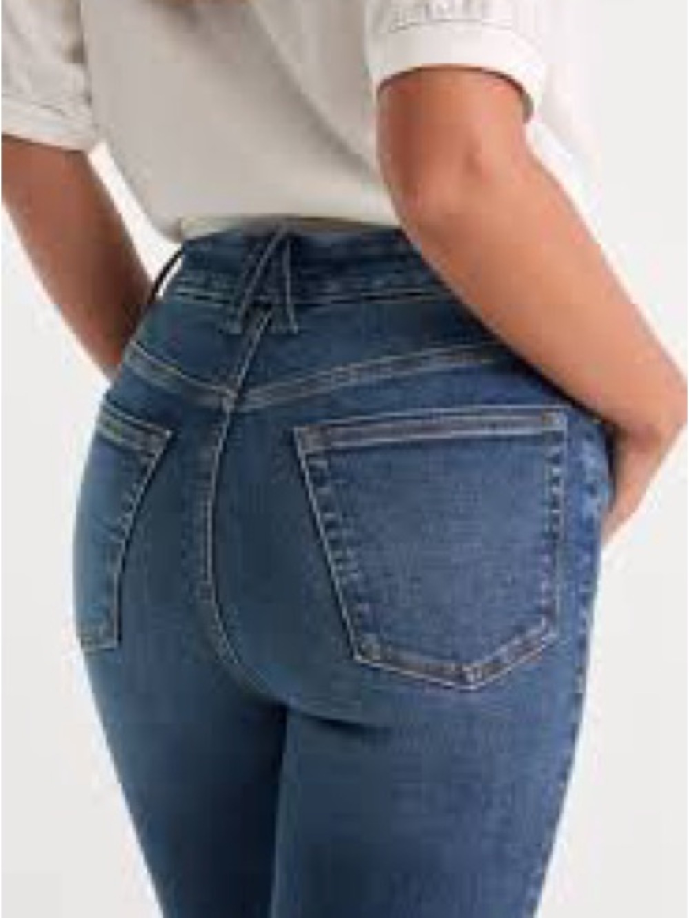 Good American Always Fits Good Classic Jeans